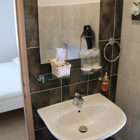 Studio Apartments & Rooms Lela, Sipan Island Šipanska Luka Екстериор снимка