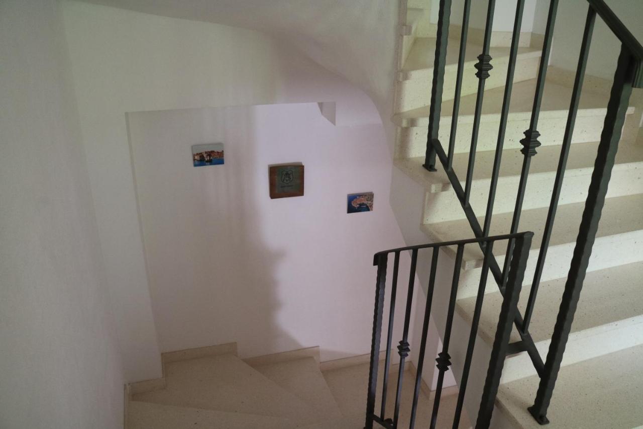 Studio Apartments & Rooms Lela, Sipan Island Šipanska Luka Екстериор снимка
