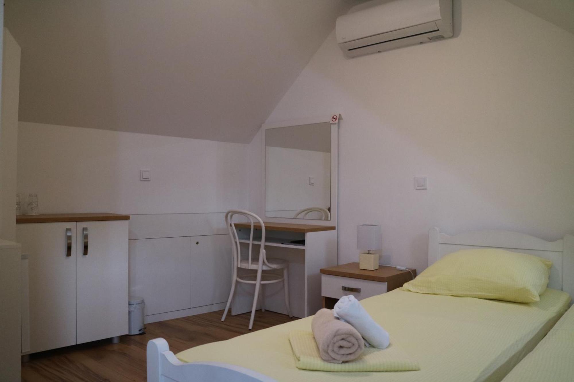 Studio Apartments & Rooms Lela, Sipan Island Šipanska Luka Екстериор снимка