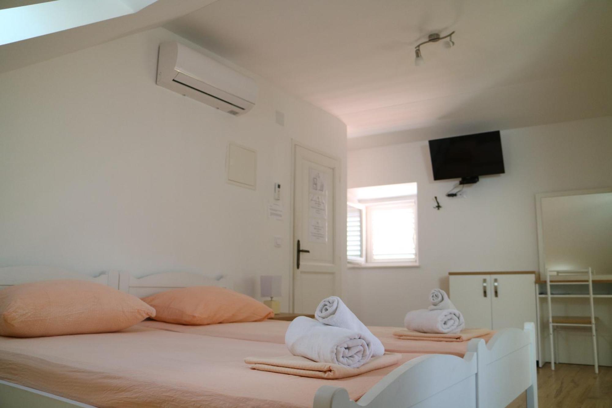 Studio Apartments & Rooms Lela, Sipan Island Šipanska Luka Стая снимка